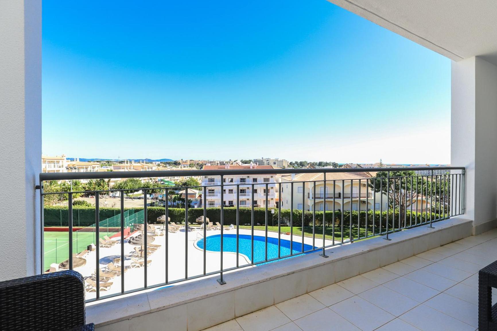 Апартаменти Charming Flat 10 Min Walk To Beach Албуфейра Екстер'єр фото