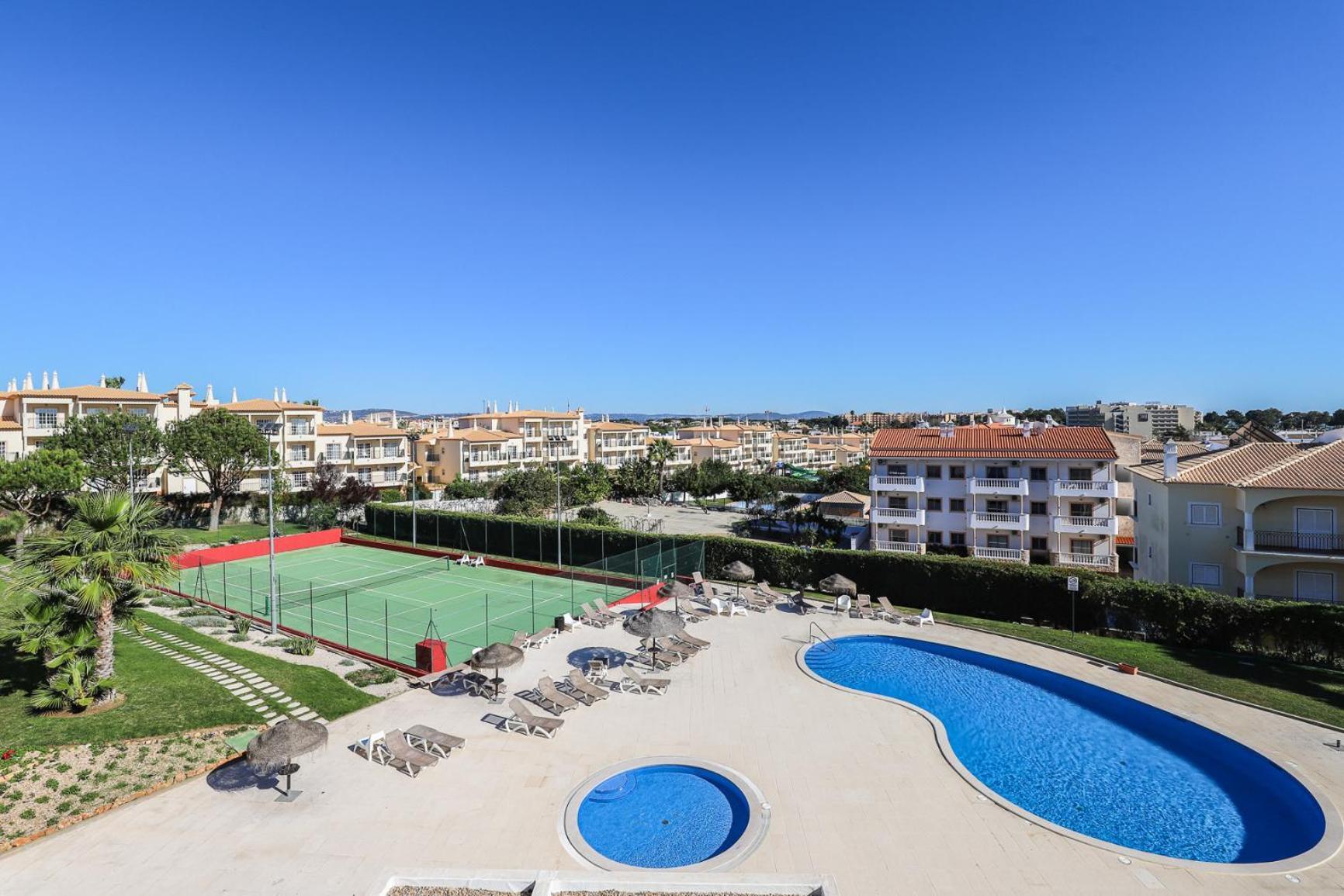 Апартаменти Charming Flat 10 Min Walk To Beach Албуфейра Екстер'єр фото